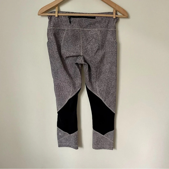 Lululemon Pace Rival Crop (22") Sea  Spray Alpine White Dark Chrome / Black - Picture 7 of 10